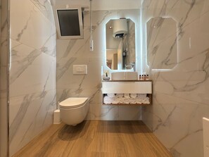 Shower, hair dryer, towels, soap - NOVAA SOLEA - Sunny apartment with side sea view (Vlora)