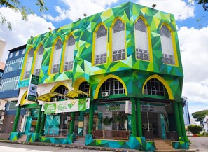 المنشأة من الخارج