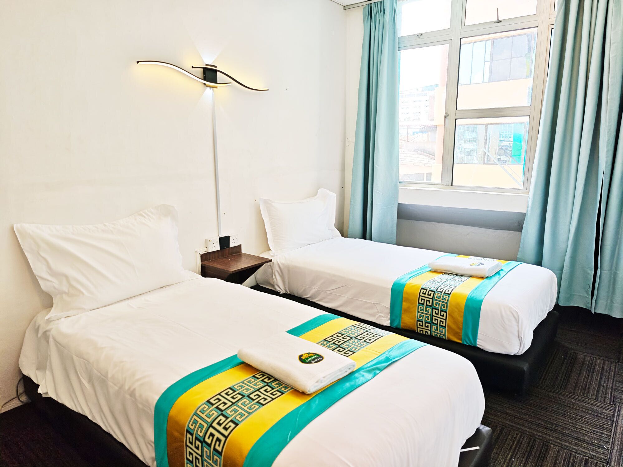 都會雙床房 | 免費 Wi-Fi