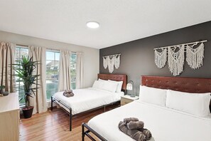 5 bedrooms, iron/ironing board, travel crib, WiFi - Luxury 5BR Getaway w/ Pool, Hot Tub & Cinema (DeSoto)