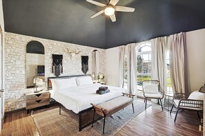 5 bedrooms, iron/ironing board, travel crib, WiFi