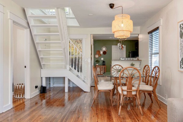 Interior - Porch & Palm | 3BR Home w/ Porch & Pet-Friendly (Tampa)