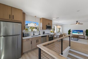 Refrigerador, microondas, parrilla de estufa y lavavajillas 