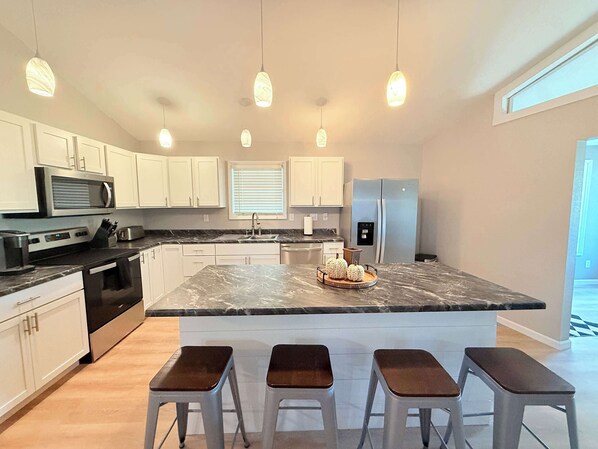 Fridge, microwave, oven, stovetop