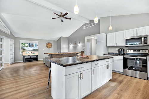 Greens and Gators - For 20ppl