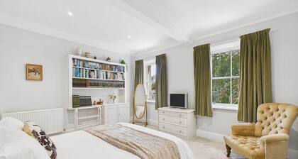 Host & Stay | Thorneville House