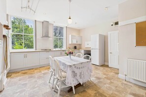 Dining - Host & Stay | Thorneville House (Knaresborough)