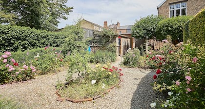 Host & Stay | The Potting Shed