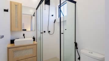 Basic Apartment | Bathroom