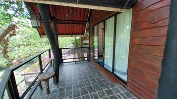 Premier Double Room | Living area