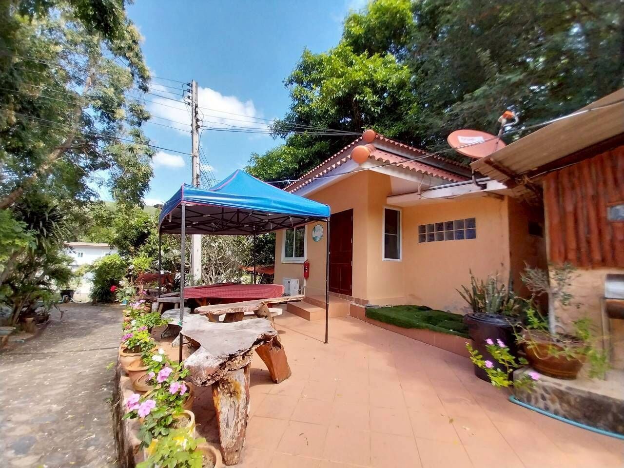 Camera familiare con 2 letti singoli, 2 camere da letto | Wi-Fi gratuito