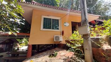 Family Twin Room, 2 Bedrooms | Free WiFi