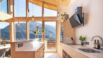 Réfrigérateur, four, plaque de cuisson, lave-vaisselle