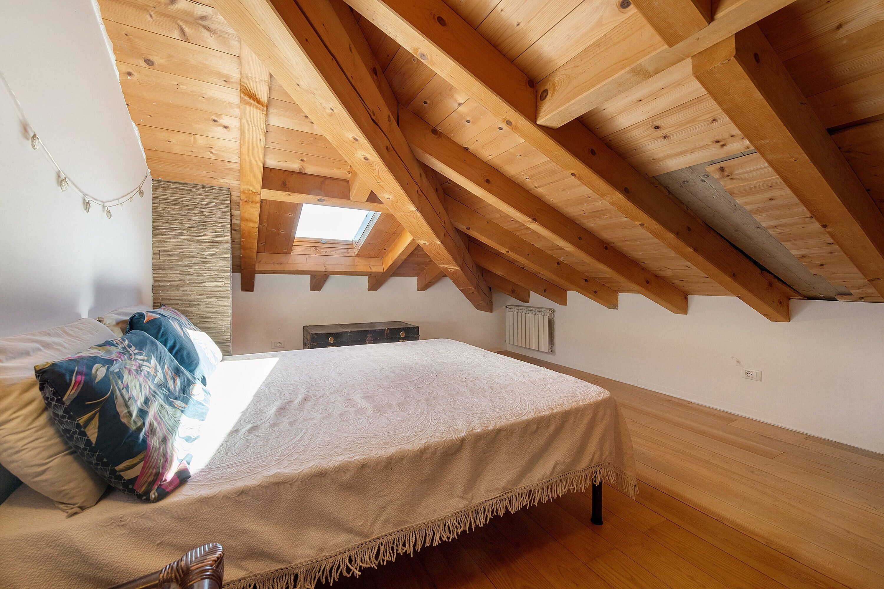 3 chambres, fer et planche à repasser, Wi-Fi, draps fournis