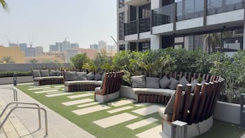 奢華公寓, 露台, 城市景 | 熨斗/熨衫板、嬰兒床 (收費)、免費 Wi-Fi、床單