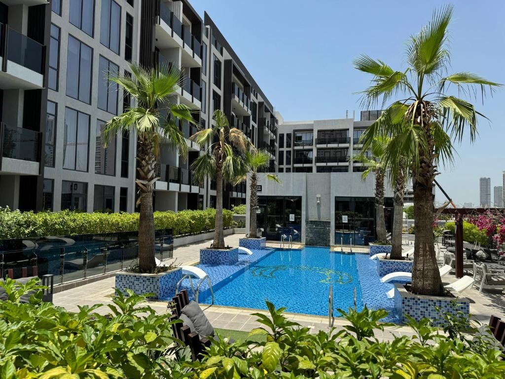 حمّام سباحة خارجي