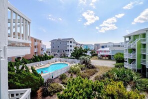 Pool - Steps from Carolina Beach, Pool, Sleeps 5! (Carolina Beach)