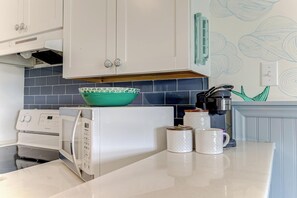 Fridge, microwave, oven, stovetop - Steps from Carolina Beach, Pool, Sleeps 5! (Carolina Beach)