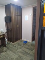 标准双人房 | 免费 WiFi、床单