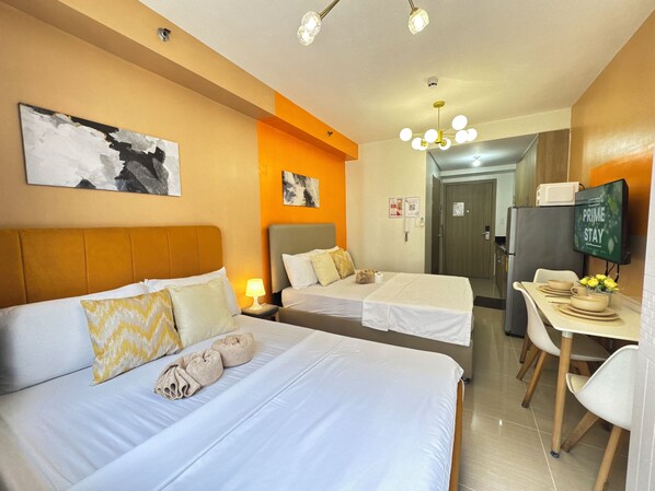Iron/ironing board, Internet, bed sheets