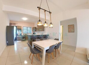 Dining - Cozy Oceanview Apartment (Flic en Flac)