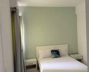 WiFi, bed sheets