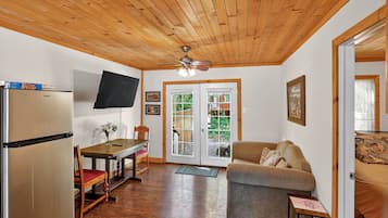 Kamar, 1 kamar tidur | Area keluarga | Smart TV