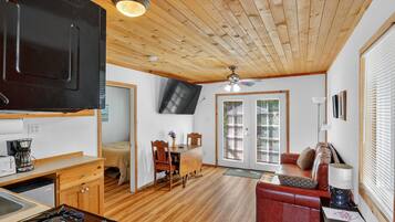 Room, 1 Bedroom | 1 bedroom, laptop workspace, free WiFi