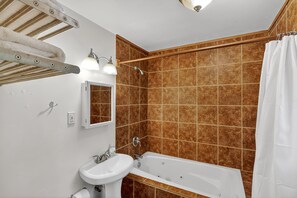 Studio | Salle de bain | Serviettes fournies, shampooing