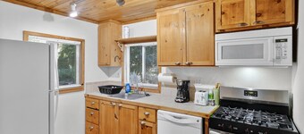 Rouge Cobb Mountain Hotel - Cabin 4