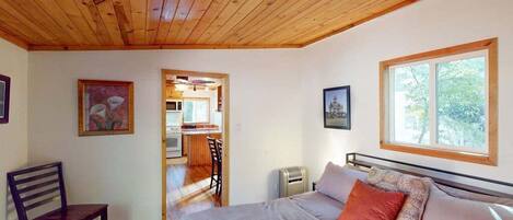 Room, 2 Bedrooms | 2 bedrooms, laptop workspace, free WiFi