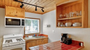 Room, 2 Bedrooms | Private kitchen - Rouge Cobb Mountain Hotel - Cabin 5 (Cobb)