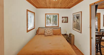Rouge Cobb Mountain Hotel - Cabin 5