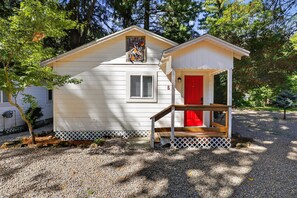 Room, 2 Bedrooms | Exterior