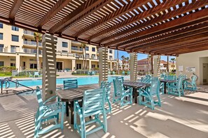 Condo, 3 habitaciones | Alberca | Alberca techada 