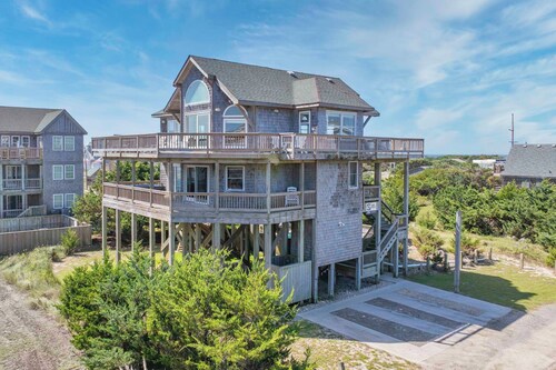 Oceanside, Dog-Friendly Home in Rodanthe with Private Pool and Hot Tub