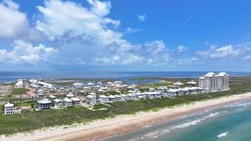 House, 3 Bedrooms | Beach