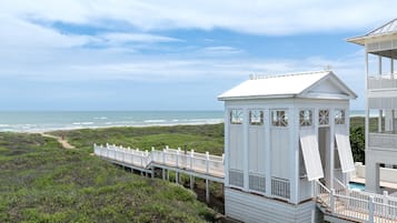 House, 3 Bedrooms | Property grounds