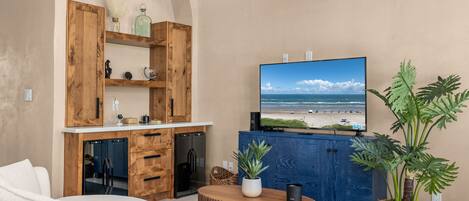 House, 3 Bedrooms | Living area | Smart TV