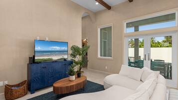 House, 3 Bedrooms | Living area | Smart TV