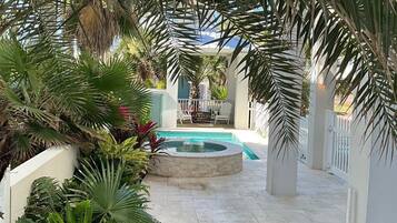 House, 5 Bedrooms | Property grounds