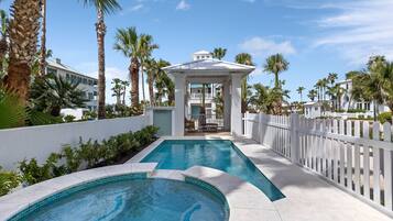 House, 5 Bedrooms | Pool