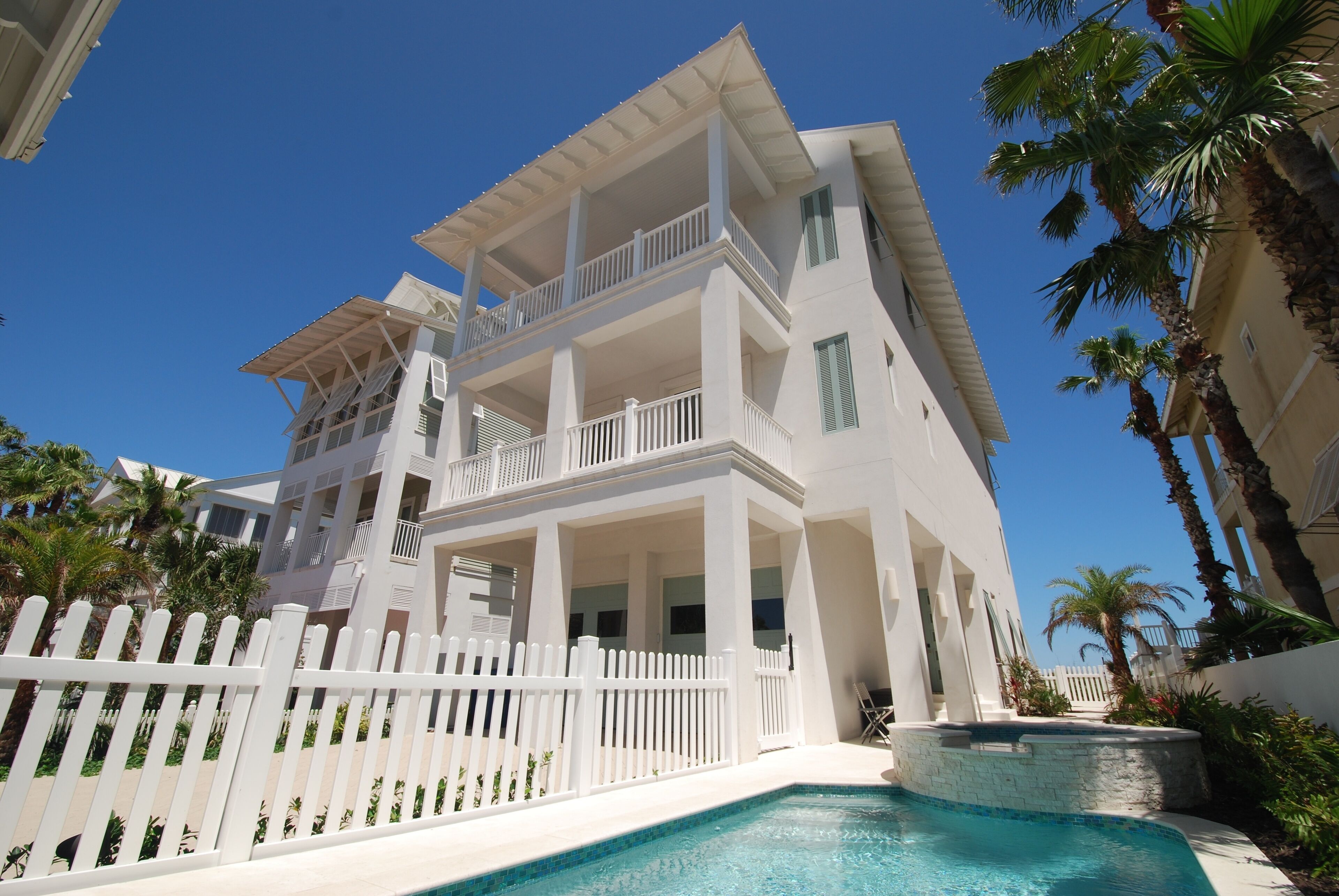 House, 5 Bedrooms | Pool