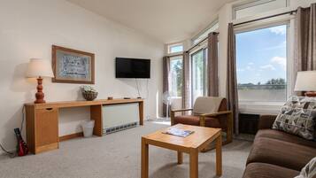 Condo, 1 Bedroom | Living area | Smart TV