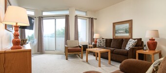 203 Village Gate 1 Bedroom Condo