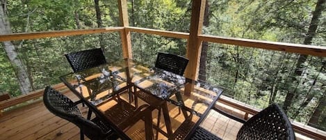 Ferienhütte, 2 Schlafzimmer | Speisen im Freien