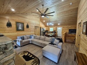 Cabin, 2 Bedrooms | Living area