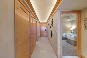 Condo, 2 quartos | Parte interna