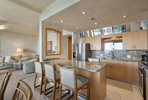 Private kitchen - Makena Surf, #f-206 2 Bedroom Condo (Kihei)