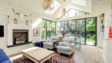 5 bedrooms, Internet